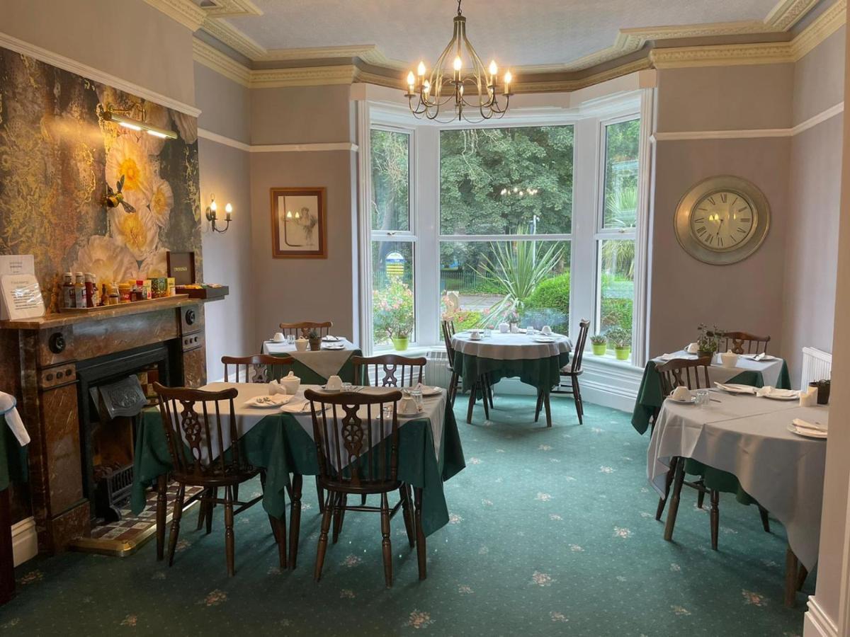 Rostrevor Hotel - Guest House บิวรี่ ภายนอก รูปภาพ