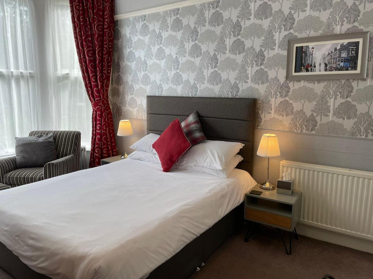 Rostrevor Hotel - Guest House บิวรี่ ภายนอก รูปภาพ